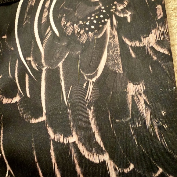 Nike Black and Pink Feather Pattern Leggings - Picture 12 of 12